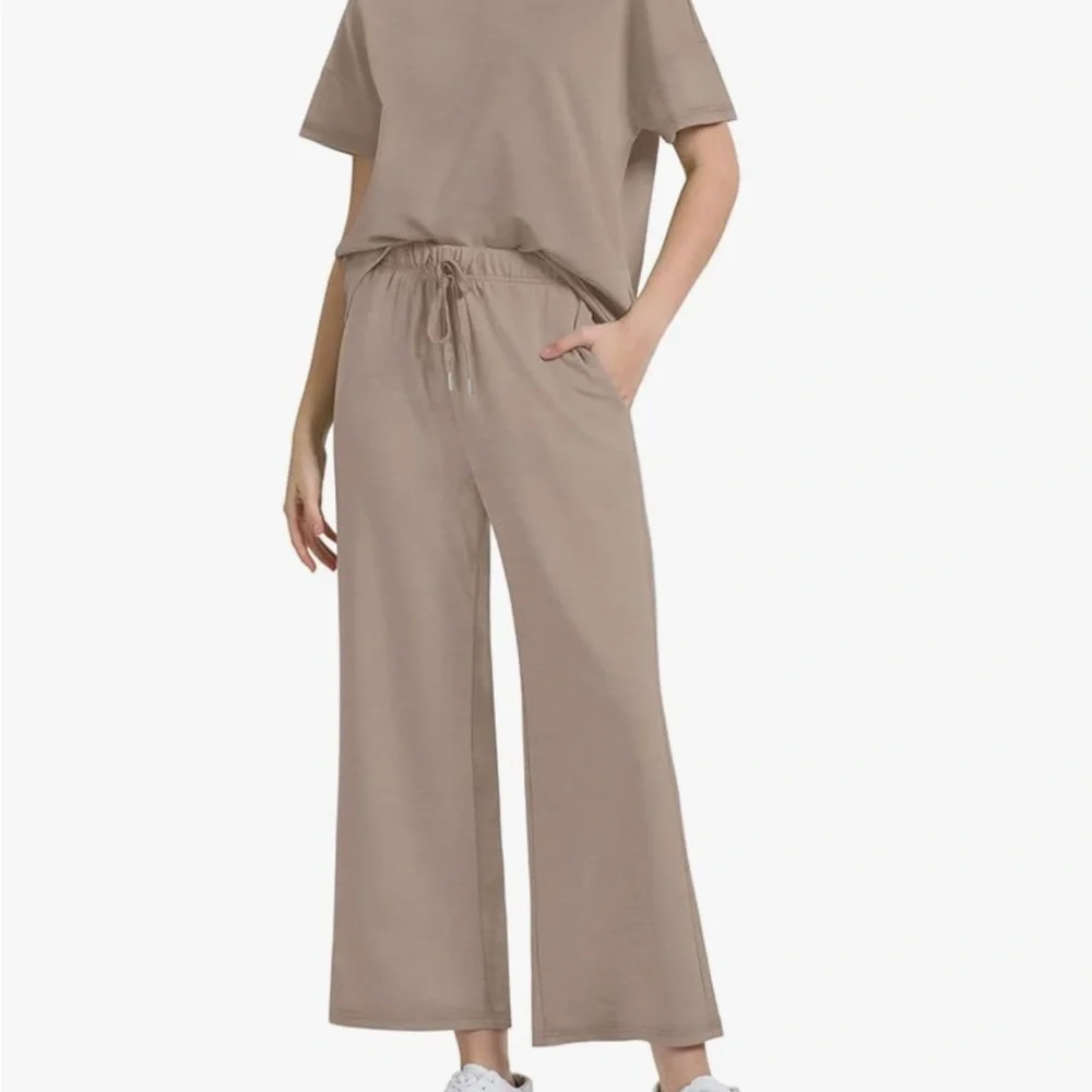 EUC, worn once.
Very trendy and comfortable.
For lounging or dress up w/jewelry - Picture 5 of 5